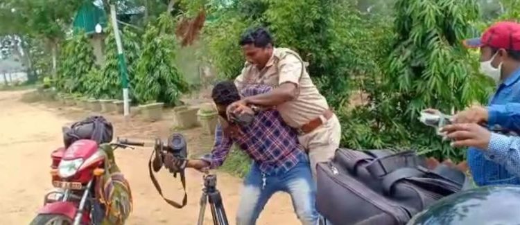 Forest Guard attack to journalists on Press Freedom Day