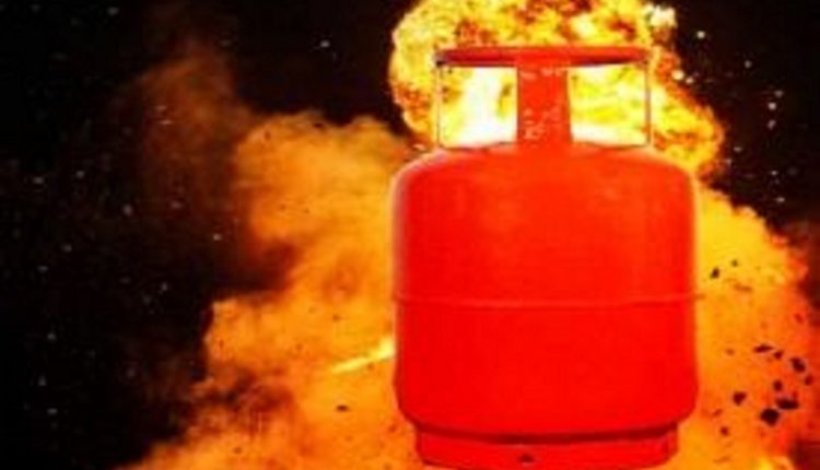 Father With son burned in gas fire