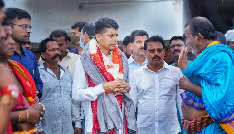 5T Secretary VK Pandian Visits Alarnath Temple in Brahmagiri